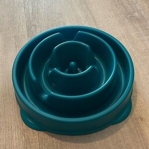 Slow-feeder Dog Dish